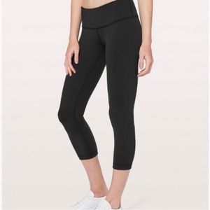 Lululemon Wunder Under Crops low-ish rise - black